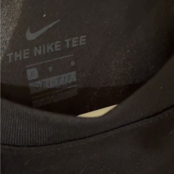 Black Nike T-Shirt - Picture 2 of 2